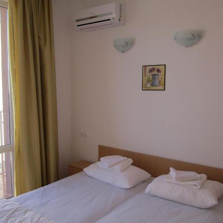 Guest Rooms Venera Primorsko Extérieur photo