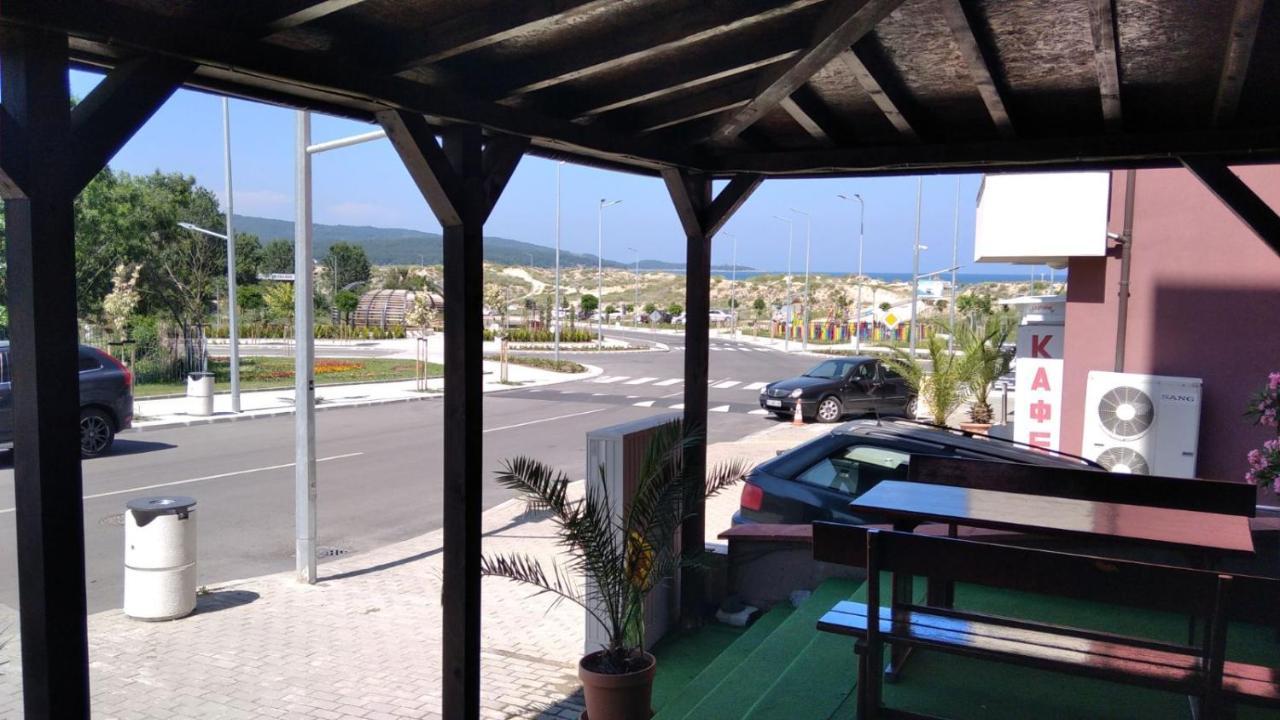 Guest Rooms Venera Primorsko Extérieur photo