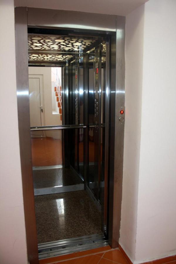 Guest Rooms Venera Primorsko Extérieur photo